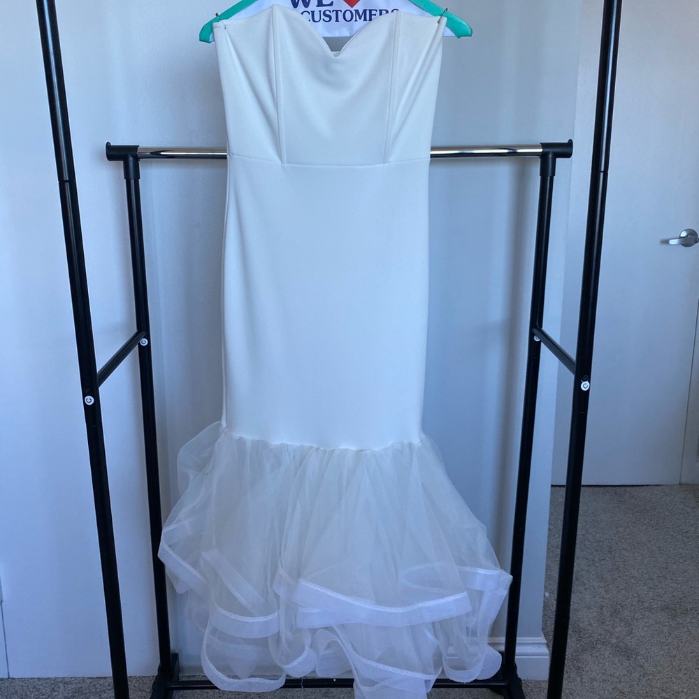White Dress with Tulle Bottom Trim from Akira